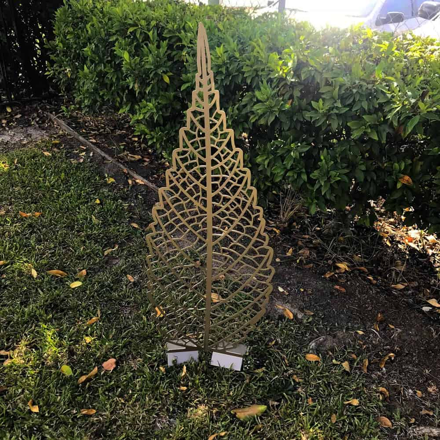 Elm Leaf Garden Art